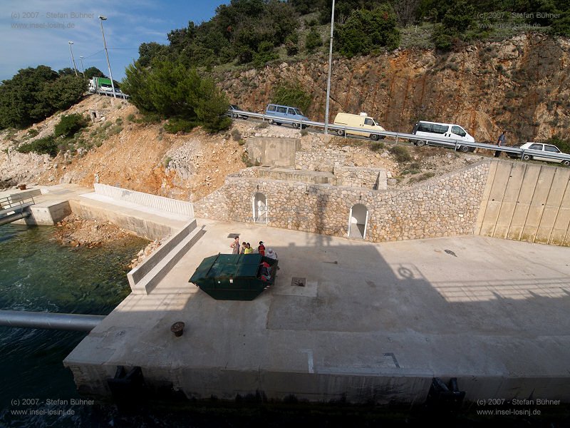 der im letzten Jahr ausgebaute F�hrhafen Merag auf Cres 