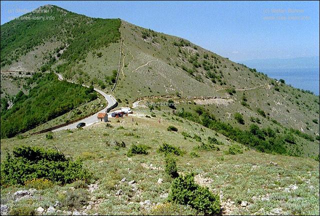 Bergr�cken auf der Insel Cres / Abzweig der Stra�e nach Beli