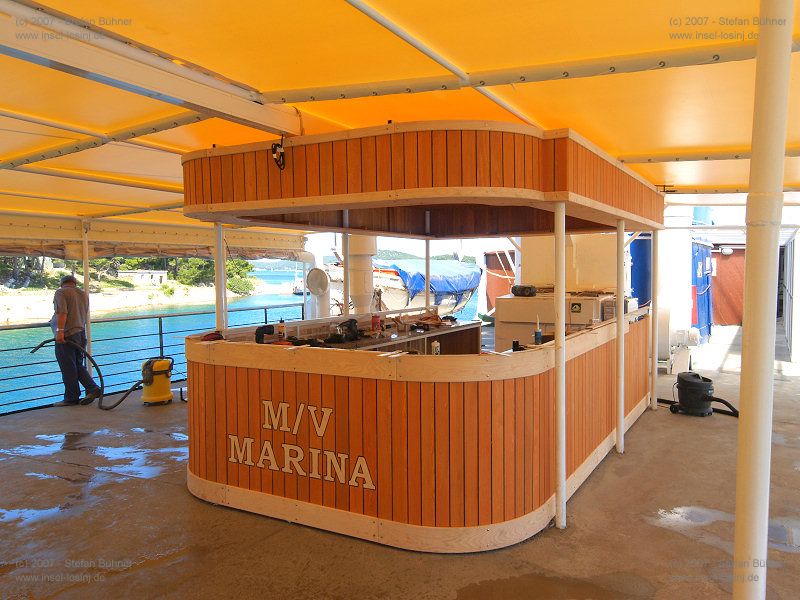 die zuk�nftige Bar an Deck des Motorschiffes Marina im Hafen von Mali Losinj