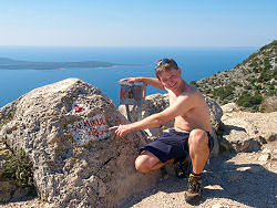 Blick von der Strae von Mali Losinj nach Nerezine - links der Osorscica