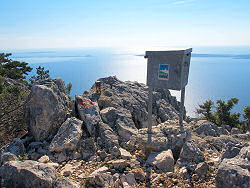 Blick von der Strae von Mali Losinj nach Nerezine - links der Osorscica