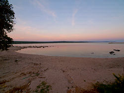 Blick von der Strae von Mali Losinj nach Nerezine - links der Osorscica