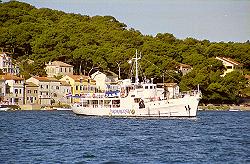 die Fhre nach Susak im Hafen von Mali Losinj